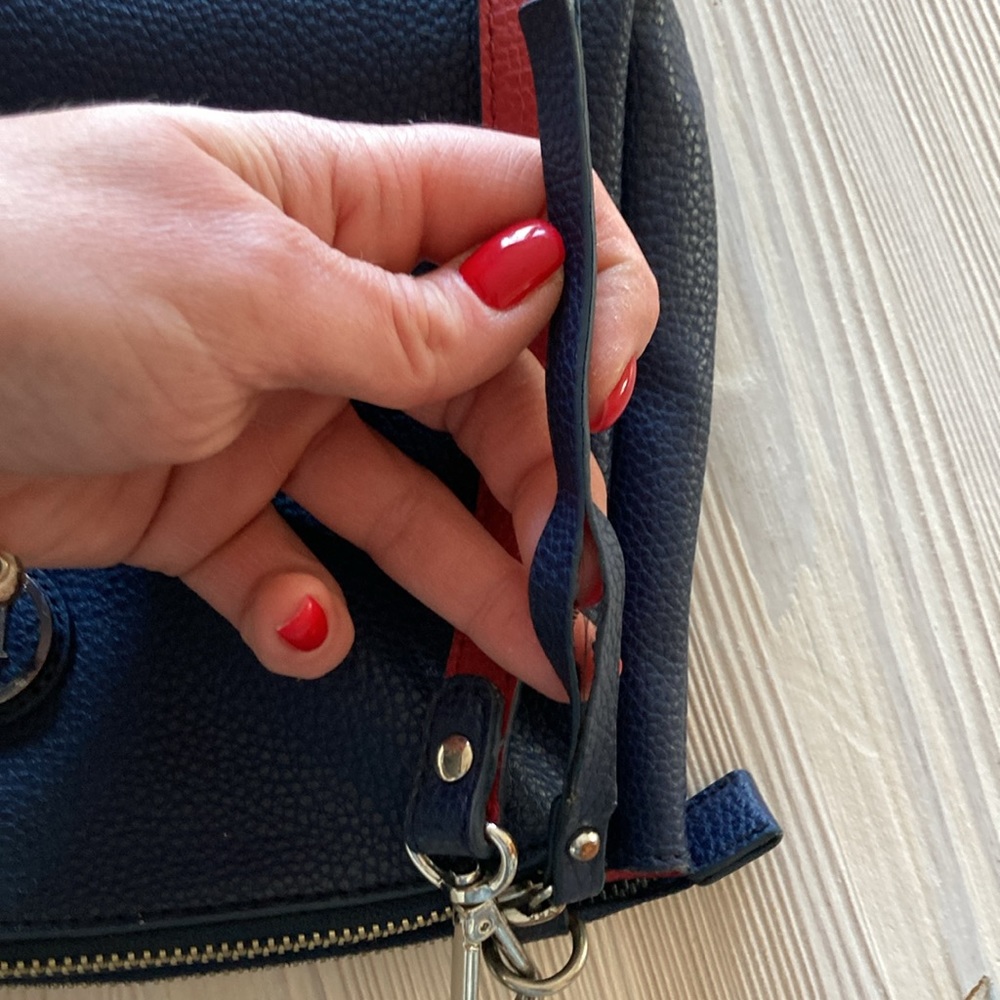 Tommy Hilfiger Navy Red Bag - Picture 6 of 13